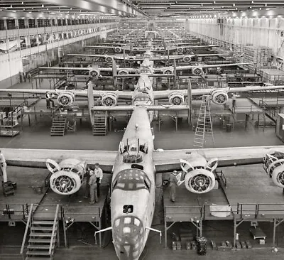 WW2 WWII Photo World War Two / Ford Willow Run B-24 Liberator Bomber Plant /5980 • $6.49