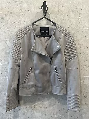 Decjuba Jacket Size 8 • $15