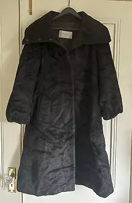 Max Mara Coat Size 10 IT 44 Black • $88.88