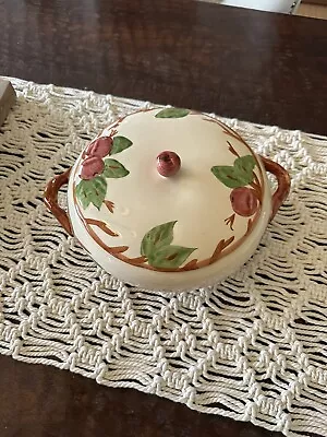 Franciscan Apple Covered Vegetable Dish - 1.8 L - Vintage • $45