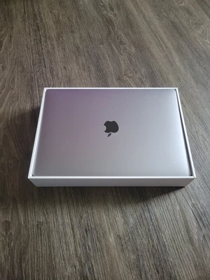 $620 • Buy Apple MacBook Air 13.3  (256GB SSD, M1 8-Core, 16GB RAM, 7 Core GPU) Space Gray