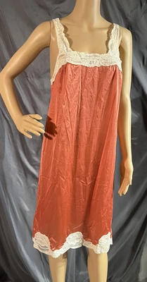 $0.99 • Buy Vintage Vassarette Satinessence Nylon Full Slip Size 34