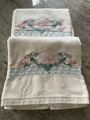 Vintage Bath Towels Embroidered Rose Pink Plush Set Of 2 • $12