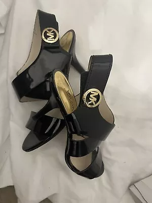 Women ‘s Shoes MICHAEL KORS Heels 5.5 M • $18