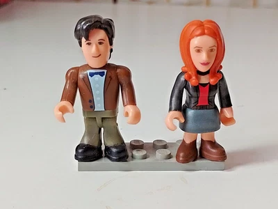 £6 • Buy (SUN-6) --Amy Pond  & Dr Who Character Building Figures