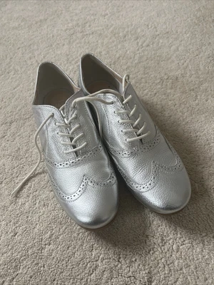 £27.90 • Buy Clarks Ladies HAMBLE OAK Silver Metallic Leather Brogue Shoes UK 6. EU 39