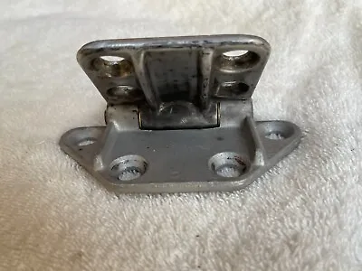 Alfa Romeo 105 1600/1750/2000 GTV GIULIA SPRINT GT/V LOWER DOOR HINGE USED • $79.60