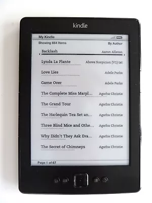 Amazon Kindle 5th Gen 6 Inch Ebook Reader With Case Charger & 600 Books Bundle • £25