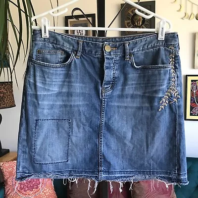 EDDIE BAUER Sz 6 Deconstructed Stretch Denim Embroidered Distressed Mini Skirt • $17.99