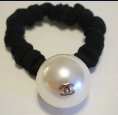 $100 • Buy Nwot Chanel Runway Jumbo Beige Faux Pearl Ponytail Holder Hair Tie Scrunchie