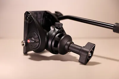 Manfrotto MVH500AH Fluid Video Head With 60mm Ball • $165