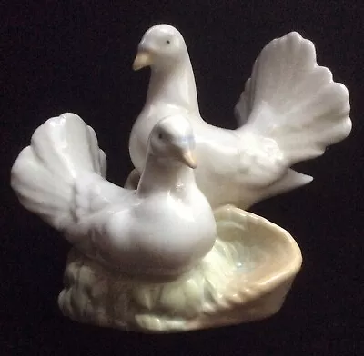£5.50 • Buy Porcelain Figurine Pair Of Dove By M. Requena Porcelanas Valencia Spain Ex. Con.