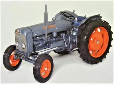 £149.01 • Buy Universal Hobbies 2951 Fordson Super Major Launch Model 1960 - 1/16 Die-cast MIB