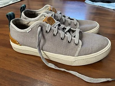 Mens Size 7 Toms Gray Sneakers Lace Up • $21.99