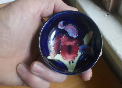 1950s MOORCROFT SMALL ART POTTERY BOWL WITH LABEL POTTERS TO THE LATE QUEEN MARY • $50