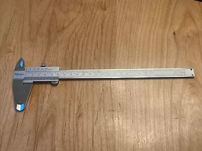 Mitutoyo Vernier Caliper Tool Stainless Steel Standard 0-200mm 0-8  530-118 • $49.99