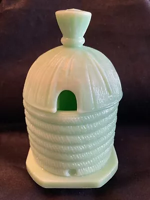 Jadeite Beehive Honeypot-no Spoon. Never Used. Display Only! Martha Stewart. • $85.95