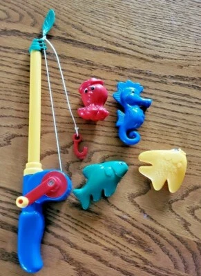 £13.74 • Buy Battat Magnetic Toy Fishing Rod And 4 Fish 