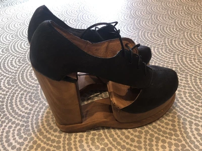 £25 • Buy Jeffrey Campbell Heel Benched US Size 9
