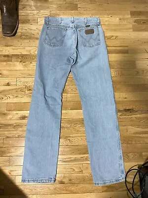 Wrangler Jeans Mens 32x34 Cowboy Cut Original Fit Light Wash Denim Blue 13MWZ • $25