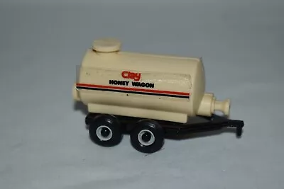 Ertl 1:64 Clay Honey Wagon Liquid Manure Spreader White • $4.99