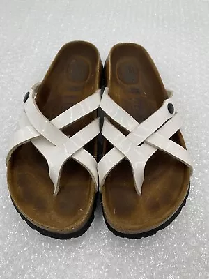 Bétula Size 39 US 8 White Strappy Leather Flip Flops Women’s Sandals • $19