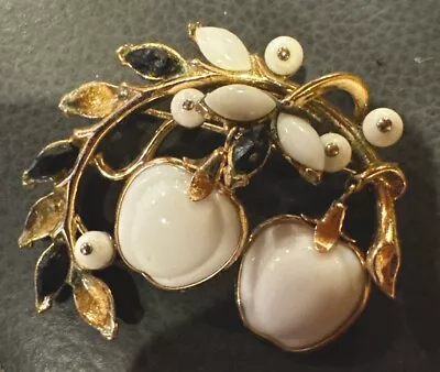 Vintage Brooch Trifari Pat Pend Flower White Glass Crystal Stones Dangle Signed • $35.95