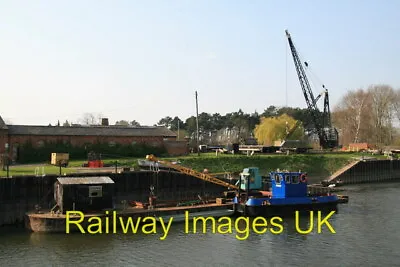 £2 • Buy Photo - British Waterways Board Facility Diglis C2007