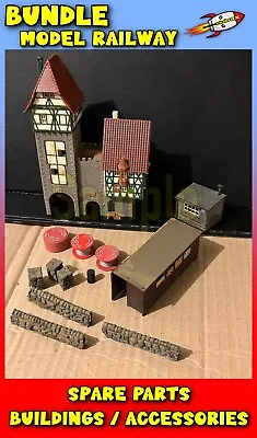 Bundle Of Model Railway Mixed N & OO Gauge Buildings & Spare Parts #A97 • £13.99