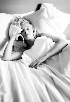 £32.99 • Buy Marilyn Monroe In Bed Canvas Print Wall Art Picture Size 16x20 Inch 18mm