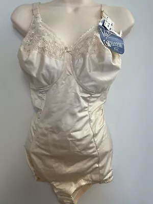 VTG VaBien Style 1291 Corset Shapewear Full Torso Adj Strap Beige 38D NEW • $39.99