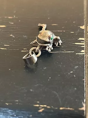 925 Sterling Silver - Vintage Green Stone Shiny Frog Motif Pendant • $9.99