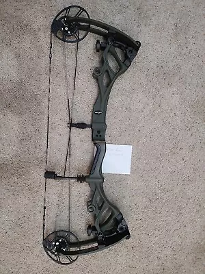 LH Bowtech Carbon One 70lb • $750