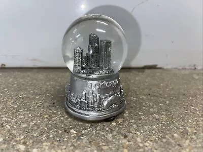 $9.99 • Buy Miniature Water Globe Downtown Chicago 