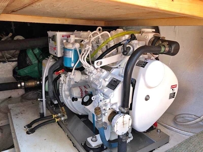 $9250 • Buy Northern Lights M673L3  , 5 KW Marine Diesel Generator Set 100 Hours