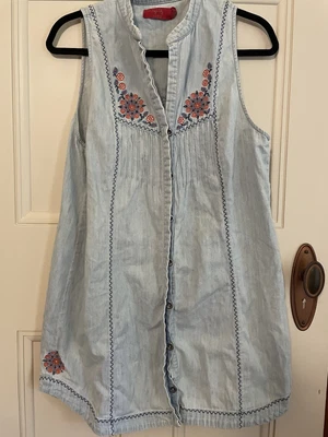 $25 • Buy Tigerlily Embroidered Cotton Denim Shift Dress Size 10
