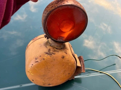 CLASSIC VINTAGE Butlers Ford Fordson COUNTY Lollipop Indicator Tractor 1518 LAMP • £25