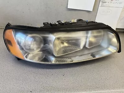 2005-2007 Volvo XC70 V70 RH Passenger Halogen Headlight Aftermarket TYC • $119.95