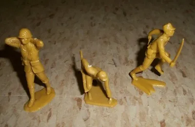 Vintage Marx Original 2.5  Small Japanese Soldiers Charging Sword Surrendering  • $10