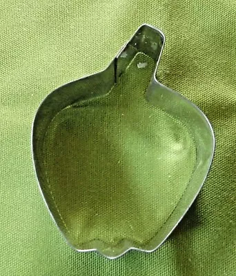 Metal Apple Cookie Cutter 3 5/8  Tall Halloween Autumn Pie Crafts Good Cond.   • $5.95