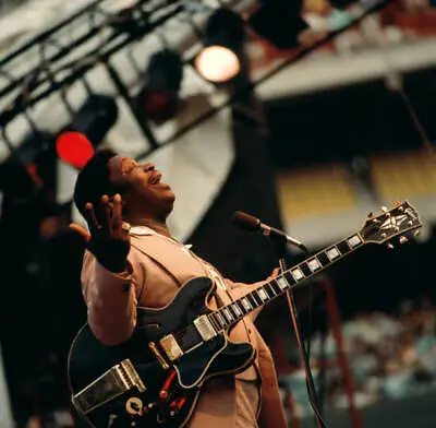 American Singer And Guitarist Bb King Plays A Gibson Es355 1976 Old Photo 4 • $9