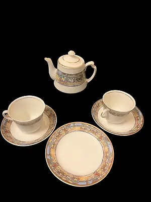 Vintage Doric Tea Set - Queen Anne Design - Teapot Cups Saucers Plate • £39.99