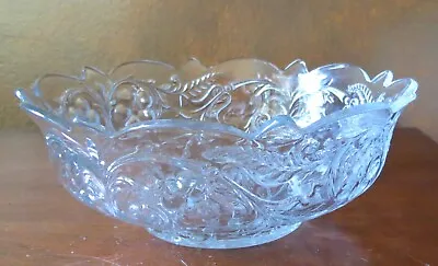 McKee Rock Crystal Clear 8 ½” Scalloped Serving Bowl • $25.99