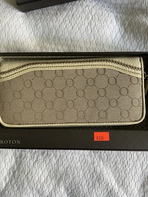 $40 • Buy Oroton Ladies Purse New In Box 