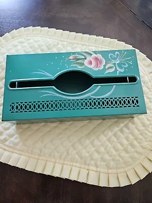 VINTAGE TIN METAL TOLE PAINTED TISSUE KLEENEX BOX WALL HANGING TOLEWARE Cute! • $19.99