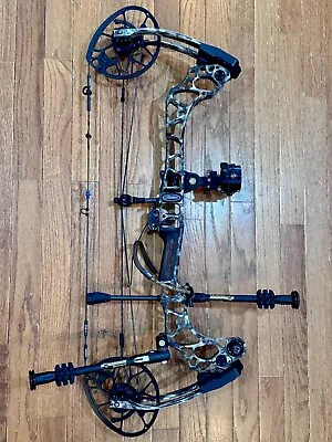 Mathews TRIAX   ---LOADED—-  Excellent Condition 60lb Compound Hunting Bow (LH) • $365