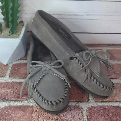 Minnetonka Boho Women's Grey And Black Kilty Hardsole Fringe Moccasins 7.5 • $40