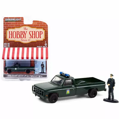 Greenlight 1:64 1986 Green Chevrolet M1008 & Enforcement Officer Figure 97100 D • $10.99