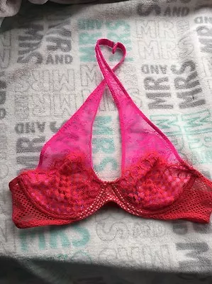 Victoria Secret Criss Cross Neck Fishnet Eyelash Lace Halter Demi Bra Valentine • £28.93