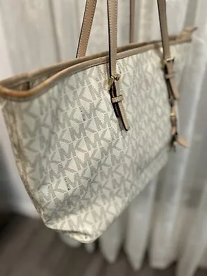 MICHAEL KORS JET SET TRAVEL Vainilla SIGNATURE TOTE • $49